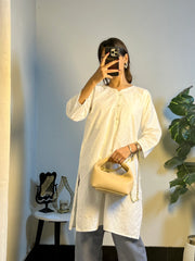 Lyra Beige Shoulder Bag with Gold Chain